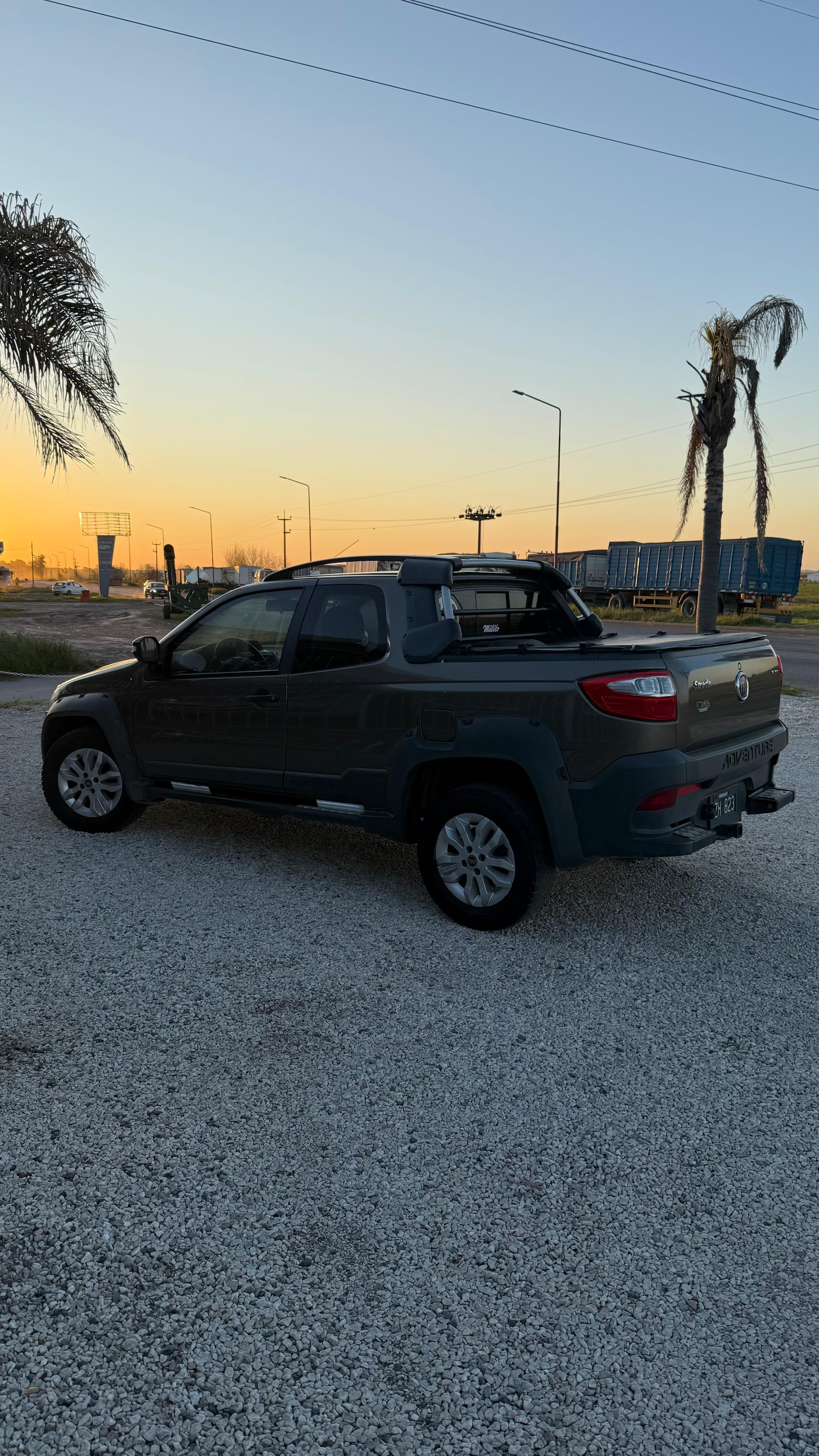 FIAT - STRADA ADVENTURE 1.6  - MANUAL - 2014